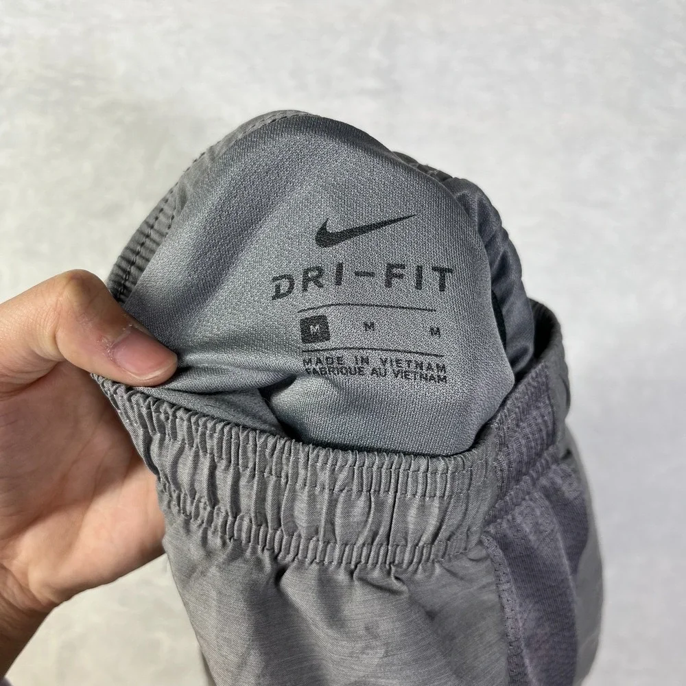 Nike Athletic Shorts Womens Medium Gray Performance Dri Fit Training Running‎